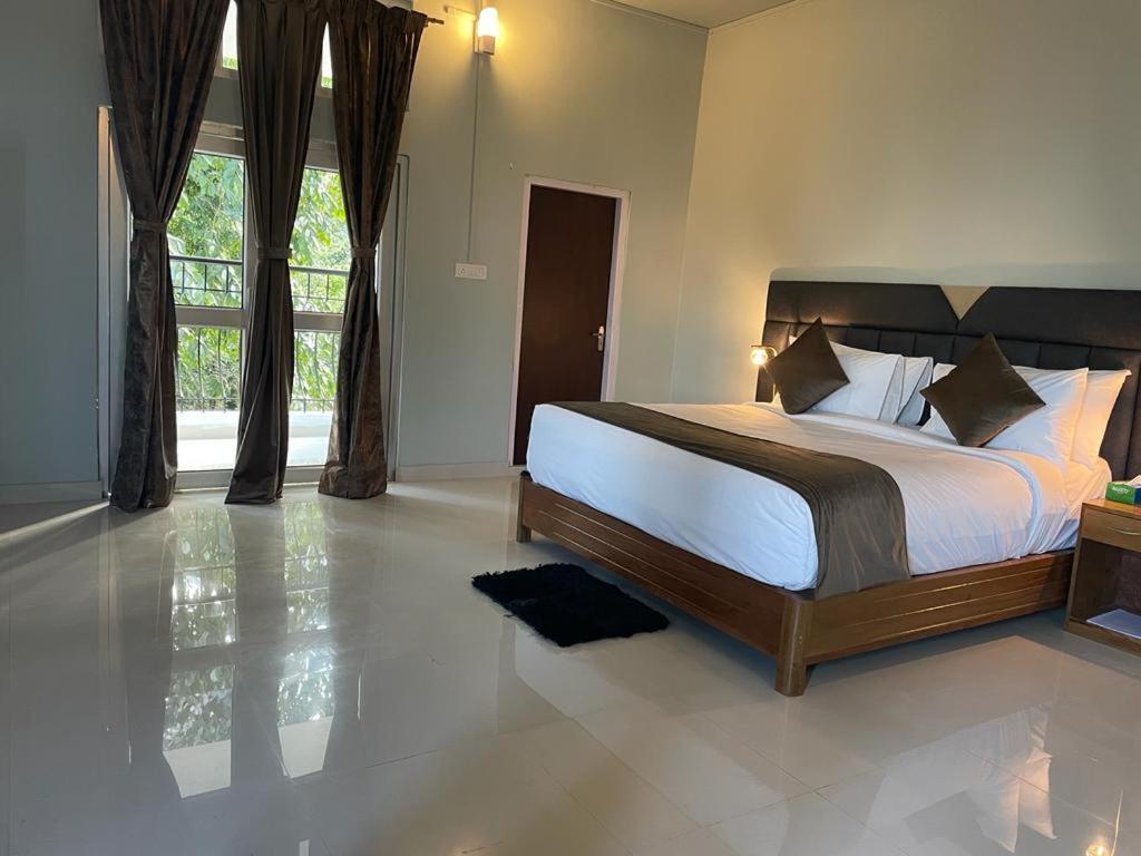 La Colline Resort Kohima Dış mekan fotoğraf